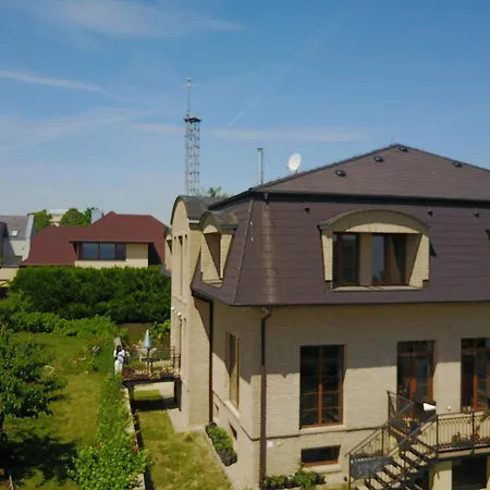 Проживание в семье Nad Helmrovkou Прага